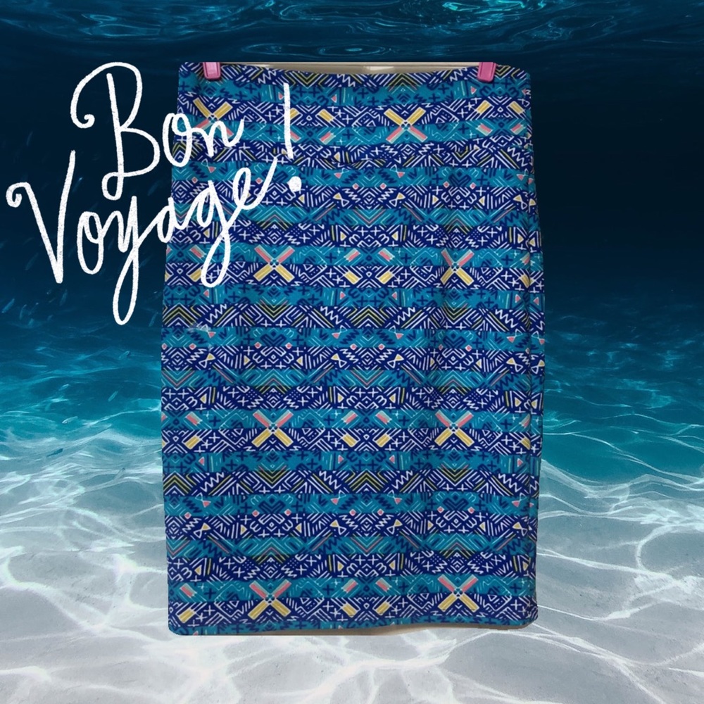 This skirt wants to come on your next Vacation 🏝